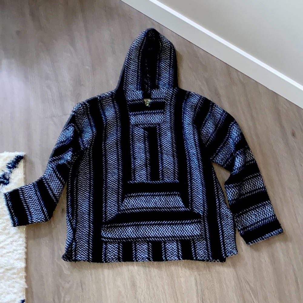 BAJA JOE black&white poncho sweater